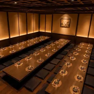 【大型團體宴會】我們提供私人包廂，可用於舉辦大型團體宴會。請隨時與我們聯繫。（川崎包廂居酒屋、本地炸雞、暢飲、宴會、商務招待、女生聚會、生日、週年紀念）