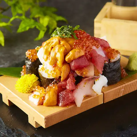 【3時間飲み放題付】朝獲れ鮮魚や本鮪レアカツに、薩摩地鶏の炭火焼き含『雲海』含8品4890円⇒4000円