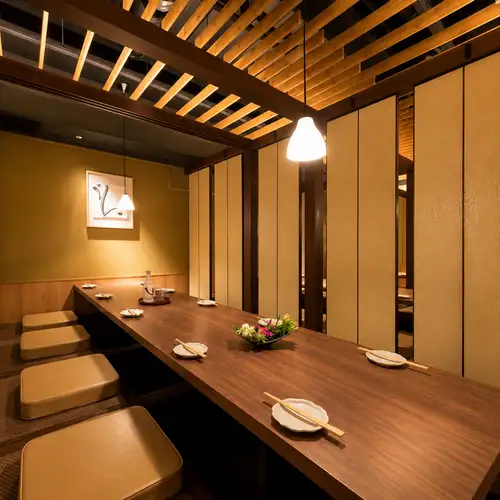 ■ Private rooms ideal for large group banquets