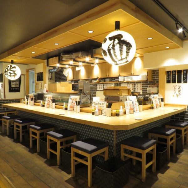 ほっこりする店内。お一人様～団体様や誰でも気軽にふらっと立ち寄れる雰囲気です！皆様の各種ご宴会も承っております。ご来店心よりお待ちしております。