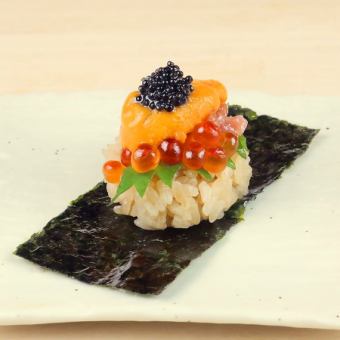 中とろ・塩雲丹・いくら・キャビアの超ご褒美包み