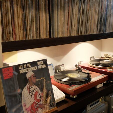 50-70年代ロック・ジャズをアナログレコードで楽しむ大人隠れ家