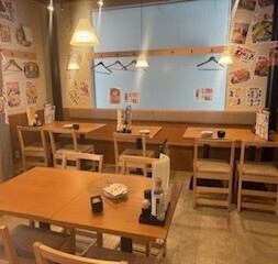 For get-togethers with friends, request a table seat!