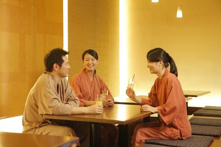 【お一人様から複数人まで】店内には、テーブル席、掘りごたつ席のご用意がございますので、お子様連れのお客様やご年配のお客様も安心してご利用頂けます。掘りごたつは人気のお席となっておりますので、ご希望の際は事前のお問い合わせがお勧めです。