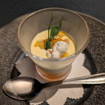 《アミューズ》