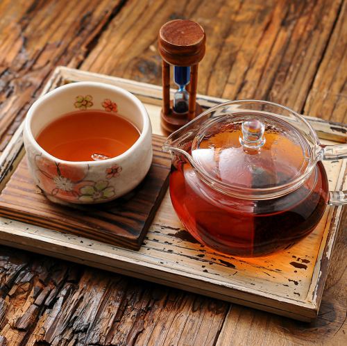 Selected Japanese black tea from a long-established tea shop (Hot/Ice)