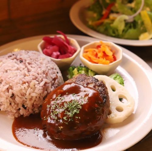 王道あめいろハンバーグプレート