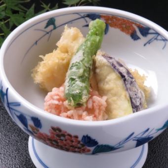 런치 한정【교산 아키노젠】 텐베라 모듬이 붙은 점심의 가이세키 요리!