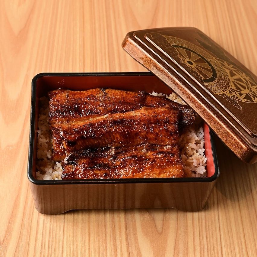 その時最も美味しい産地の鰻を提供！蒲焼・白焼・塩焼が味わえる