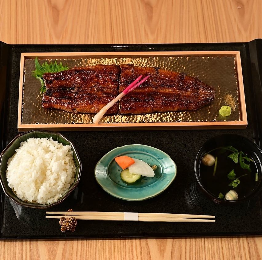 11時オープン。美味しい料理で特別な時間を。