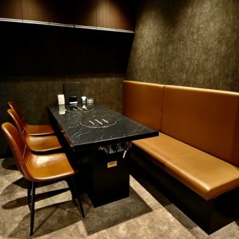 [Completely private room A] Equipped with a powerful smokeless roaster and excellent ventilation.Can be used by up to 12 people by connecting with the seats in the image of [Complete private room B].