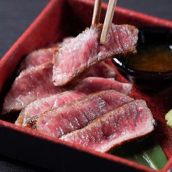 YOLO自慢の黒毛和牛ステーキ