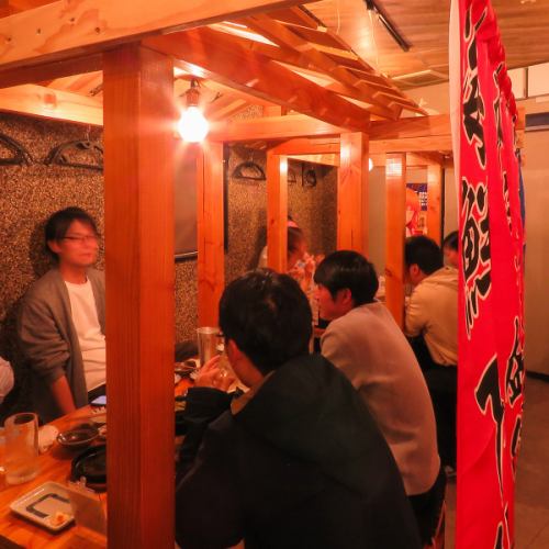 <p>【天神駅徒歩5分！】ゆったりお寛ぎ頂ける居酒屋。2名様～お席をご用意致しております。人数に合わせたお席をご利用いただけますので様々なシーンでご利用いただけます♪他のお客様に気兼ねなく宴会をひらかれたい幹事様！貸切も承っておりますので、是非ご利用くださいませ。</p>