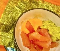 マグロとアボカドのタルタル