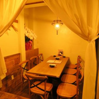 It is a popular semi-private room that can be partitioned with curtains and can be used for up to 8 people.Because it is partitioned by a curtain, it does not care about surroundings, it is also ideal for girls' association and others.Make reservations fast!