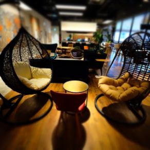【デートにもおすすめ】オシャレな店内はデートにもおすすめです◎楽しい時間を共有できるので、二人の距離もさらに近づいちゃうかも！？また、合コンや女子会などにもおすすめ！<ハイコスパイタリアン×お酒>で盛り上がり要素もバッチリ♪