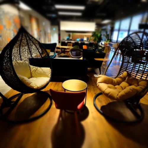 【デートにもおすすめ】オシャレな店内はデートにもおすすめです◎楽しい時間を共有できるので、二人の距離もさらに近づいちゃうかも！？また、合コンや女子会などにもおすすめ！<ハイコスパイタリアン×お酒>で盛り上がり要素もバッチリ♪