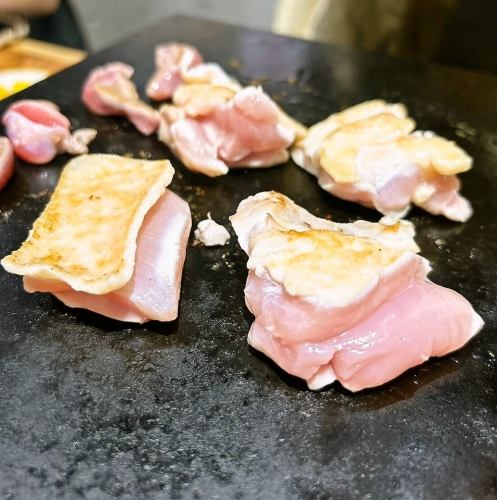 溶岩プレートの鳥焼肉!