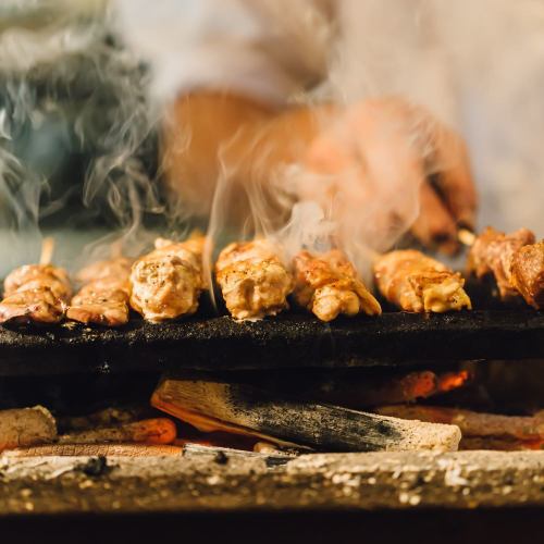 炭火でじっくり焼き上げる