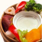 季節野菜のバーニャカウダせいろ蒸し