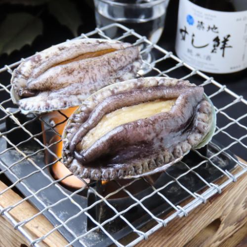 鮮度抜群の活あわび!五感で楽しむ蝦夷あわび踊り焼き