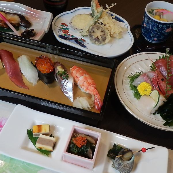 【★人気の本格和食コース★】刺身・焼魚・天婦羅が揃う満足ボリュームの三種コース