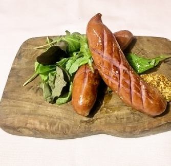 Charcoal-grilled sausage