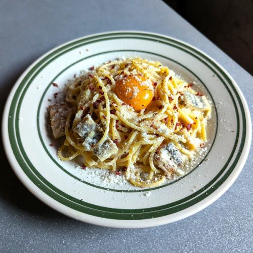 濃厚チーズと焼き穴子のカルボナーラ