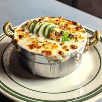 アボカドと明太子のこぼれグラタンパスタ