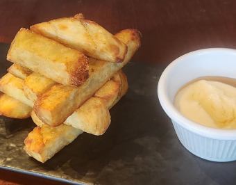 さつまいもフリット　クリームチーズとはちみつ添えSweet Potato Fritters with Cream Cheese and Honey