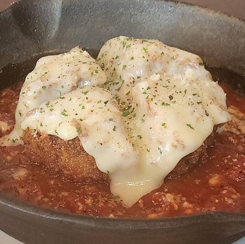 "ミラノ風メンチカツMilanese-style minced meat cutlet"