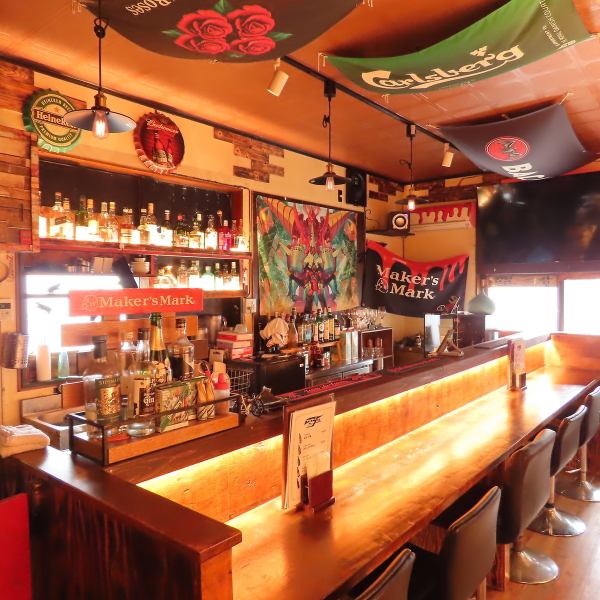 年代問わず楽しめる【温かい空間】が広がる当店は、リラックスして過ごせる居心地の良さが自慢です◎懐かしいアニメグッズに囲まれて、世代を超えた会話が弾むこと間違いなし♪初めての方も常連さんも、心温まる時間をお過ごしください◎