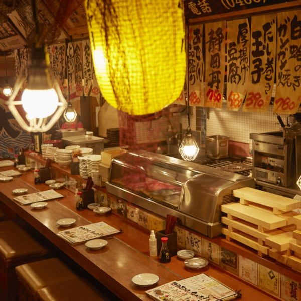 [Fresh fish in stock from Shizuoka Odawara in the morning!] The atmosphere is like a fish market where you can easily stop by. It is perfect for drinking at the counter seats and table seats!