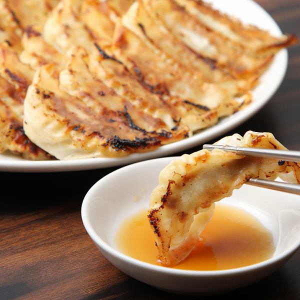Famous gyoza made with carefully selected ingredients that have been in business for 70 years.