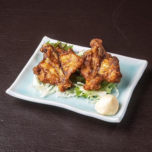 Grilled chicken wings with black pepper