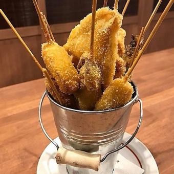 名物串カツバケツ盛り