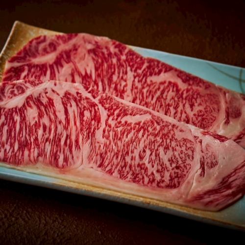 검은 털 일본소 A5 암소 사로인 구이 샤브샤브 1장