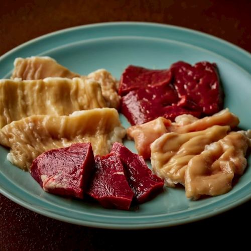 ホルモン盛り合わせ