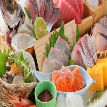 Sashimi with fresh ingredients