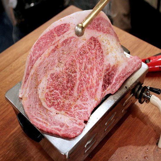 黒毛和牛のリブロースを使用したボリューム満点の逸品！