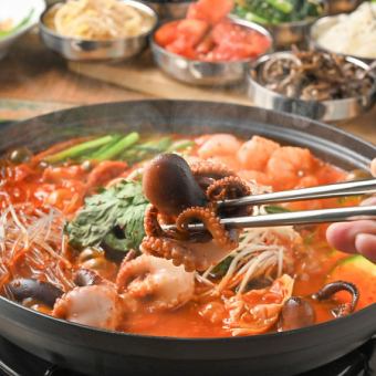 【2時間飲み放題付】選べる韓国鍋セット&バイキング食べ放題の超特食べ飲み放題【4000円税抜】