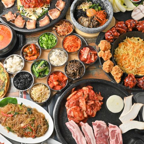 이시야키 비빔밥이나 떡볶이, 치지미, 양념치킨 등 한국 스테디셀러 안주도 물론 뷔페로!