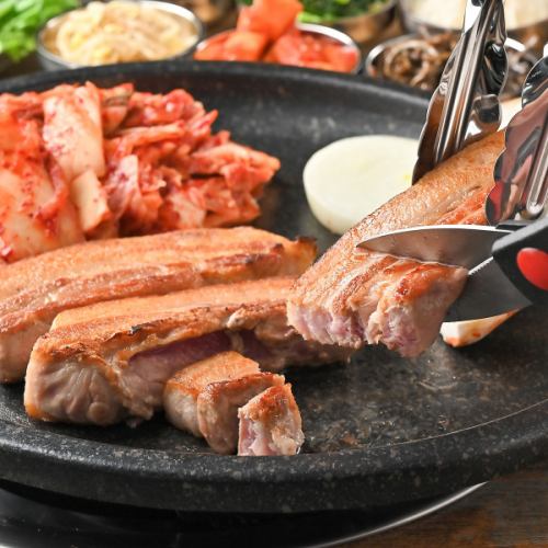 [Lunch only/120 minutes all-you-can-eat] All-you-can-eat Korean food and 8 kinds of domestic pork samgyeopsal [2,500 yen excluding tax]