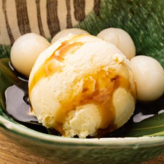Black honey shiratama ice cream