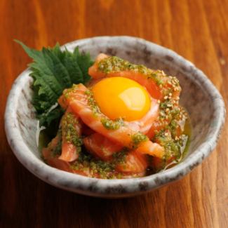 自制三文鱼Yukhoe配盐酱