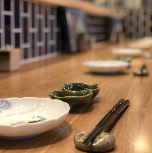 편안한 가게에서 ♪ 눈앞에서 즐기는 요리의 라이브감 ◎