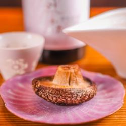 〈肉厚）椎茸ホイル焼