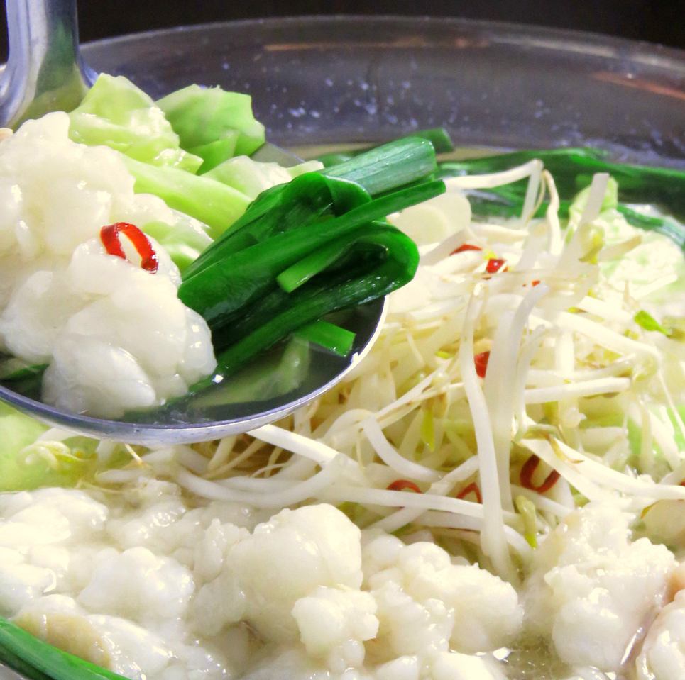 我们还提供无限量供应的火锅套餐，包括特选汤底的猪杂火锅和涮涮锅！