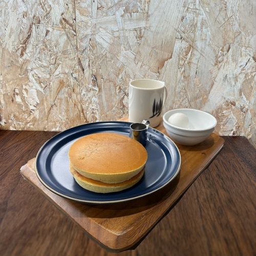 【MORNING MENU】B.ホットケーキセット　1000円(税込)