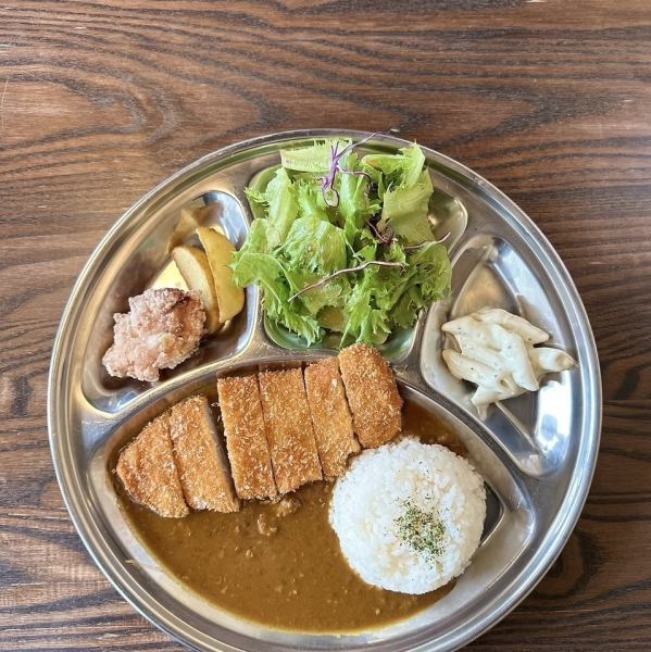 【LUNCH MENU】カツカレー　1680円(税込)